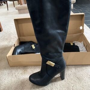 Ugg Womens Black Leather Heeled Boots